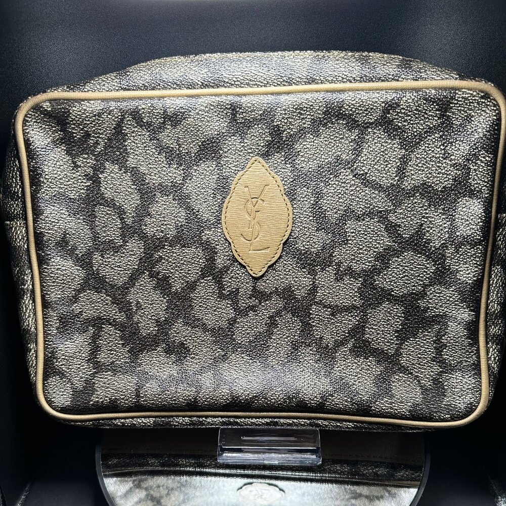 Yves Saint Laurent Giraffe Print Leather Clutch - EUC